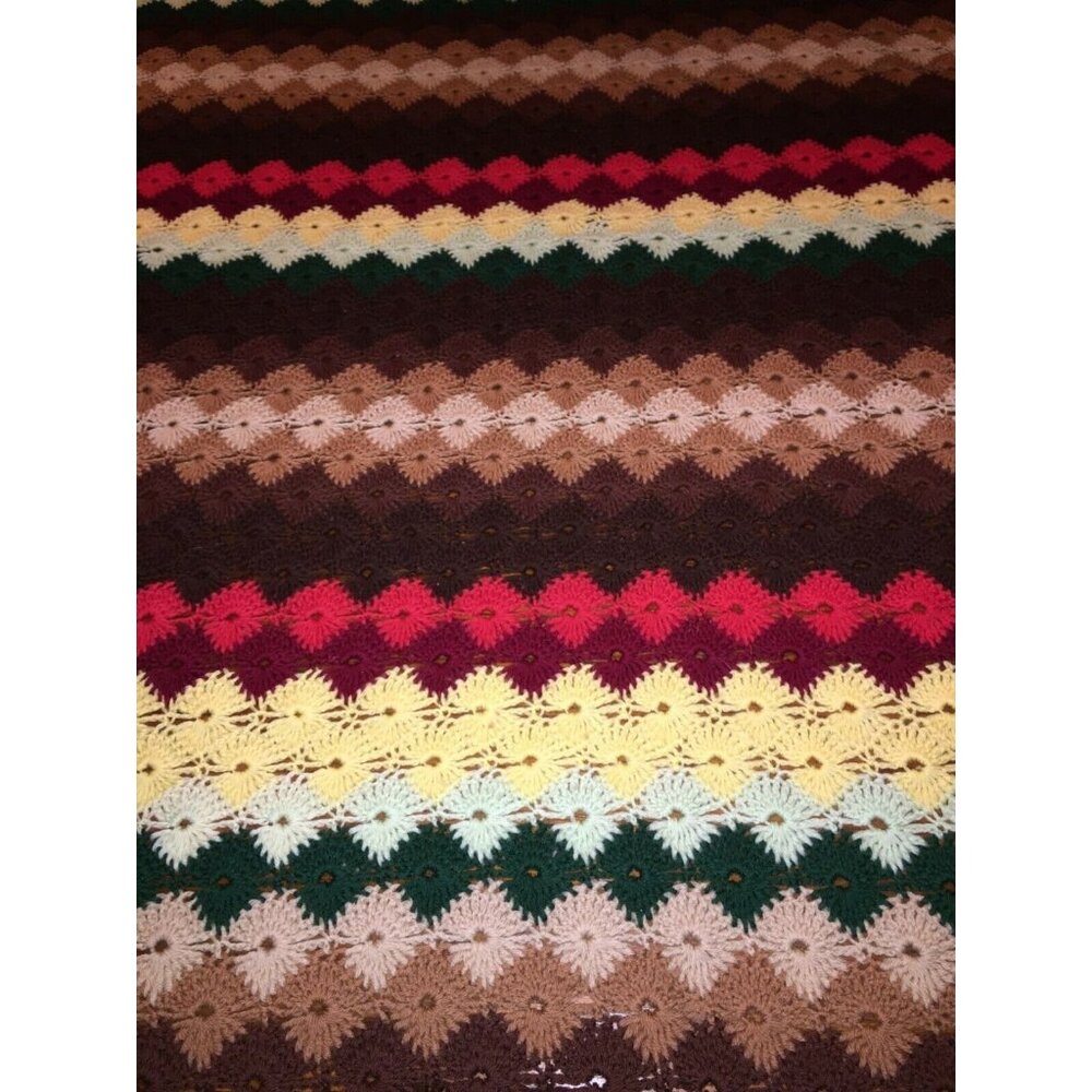 Vtg HM Crochet Farmhouse Chic 60"x46" BOHO Scalloped Edge Afghan Throw EUC